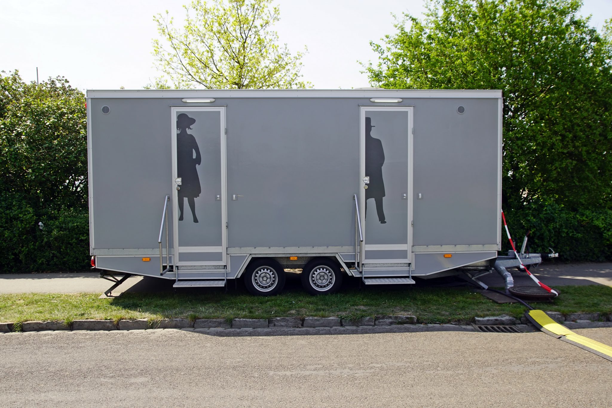 vip-restroom-trailer-o-fallon-portable-toilet-rental